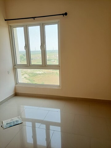 Room in 3 BHK Apartment at Elita Garden Vista, New Town – for Sale