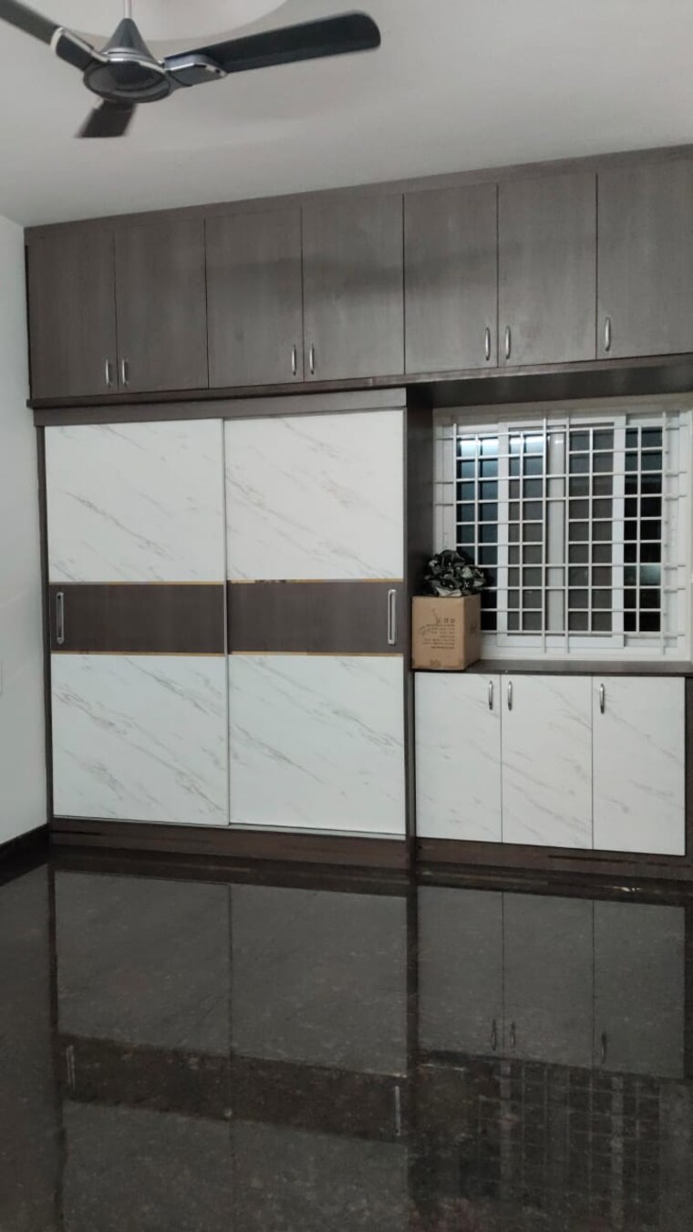 Room, kothanur 6 Bedroom 1200 Sq.Ft. Independent House In Kothanur Bangalore 8502323