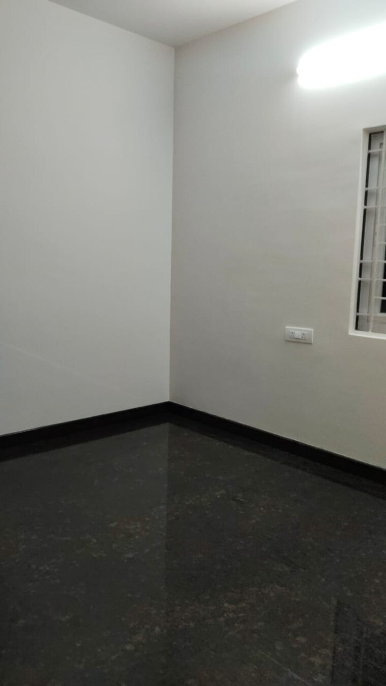 Room, kothanur 6 Bedroom 1200 Sq.Ft. Independent House In Kothanur Bangalore 8502323