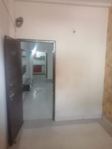 Room in 2 BHK Builder Floor at Gulabi Bagh – for Rent