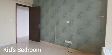 Room in 6 BHK Apartment at Oberoi Exquisite Goregaon, Goregaon East – for Sale
