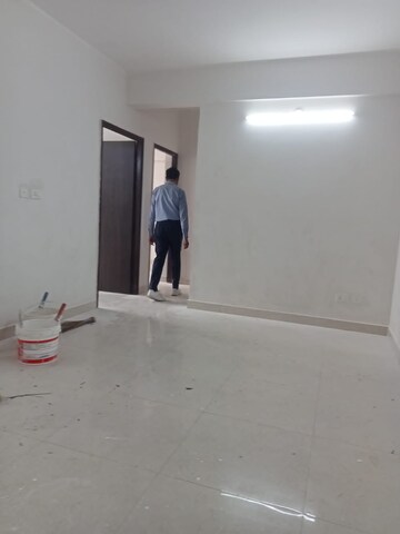 Room in 2 BHK Apartment at Signature Global Andour Height, Sector 71 – for Rent