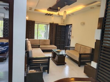 Living Room in 2 BHK Apartment at Nehru Nagar – for Rent