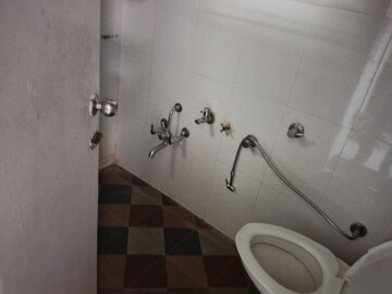 Bathroom in 2 BHK Apartment at Nehru Nagar – for Rent