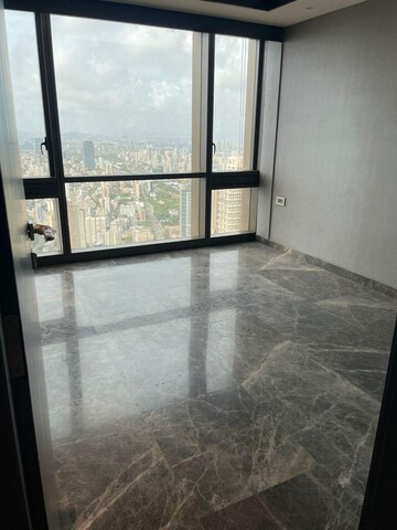 Room in 4 BHK Apartment at Lodha Trump Tower, Worli – for Rent