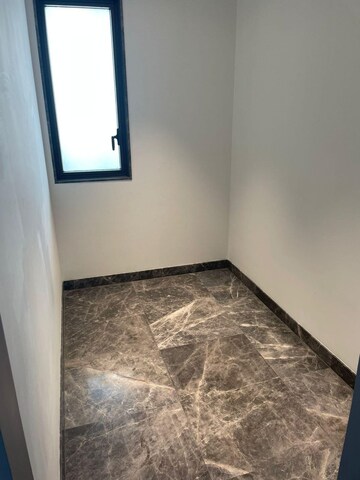 Room in 4 BHK Apartment at Lodha Trump Tower, Worli – for Rent