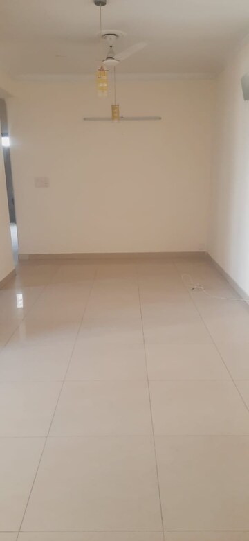 Room in 3.5 BHK Apartment at Purvanchal Silver City, Sector 93 – for Rent