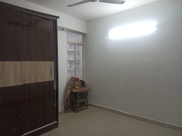 Room in 2 BHK Apartment at Suncity Avenue 102, Sector 102 – for Rent