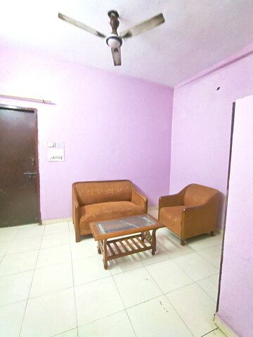 Room in 1 BHK Independent House at Unitech Arcadia, South City 2 – for Rent