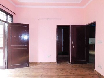 Room in 2 BHK Independent House at RWA Apartments Sector 41, Sector 41 – for Rent