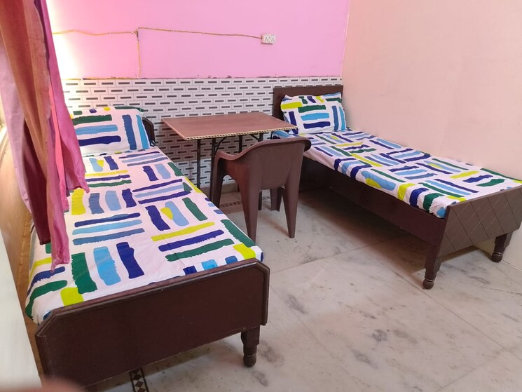 Room, sector 6 Pg For Girls In Sector 6 8502438