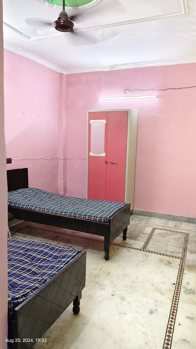 Room, sector 6 Pg For Girls In Sector 6 8502438