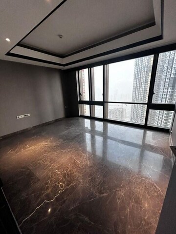 Room in 5 BHK Apartment at Lodha Trump Tower, Worli – for Rent