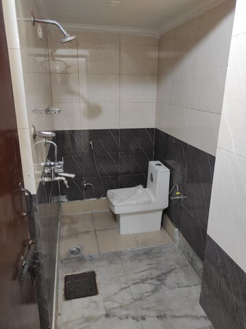 Attached Bathroom in 2 BHK Apartment at Pyramid Fusion Homes, Sector 70a – for Rent