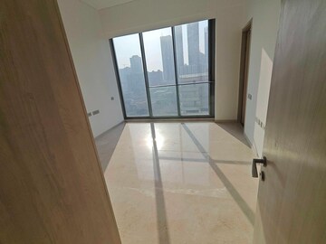 Room in 5 BHK Apartment at Rustomjee Crown, Prabhadevi – for Rent