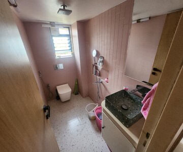 Bathroom in 1.5 BHK Apartment at Parimal Heights, Juhu – for Sale
