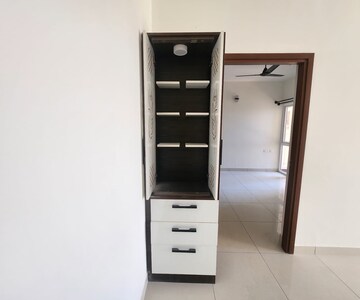 Room in 2 BHK Apartment at Prestige Finsbury Park Hyde, Bagaluru  – for Rent