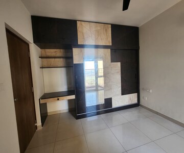 Room in 2 BHK Apartment at Prestige Finsbury Park Hyde, Bagaluru  – for Rent