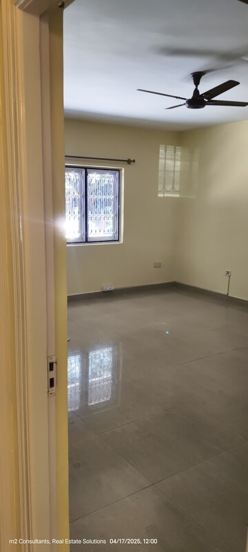 Room in 3 BHK Apartment at Esteem SNS Manor, Mg Road – for Rent