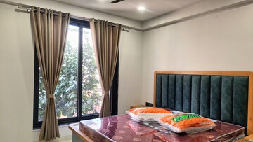 Room in 2 BHK Apartment at Raja Park – for Rent
