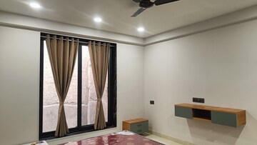 Room in 2 BHK Apartment at Raja Park – for Rent