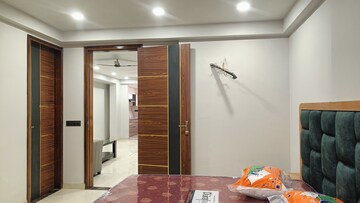 Room in 2 BHK Apartment at Raja Park – for Rent