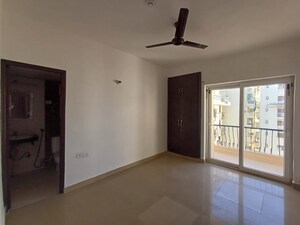 3 BHK Apartment For Sale in Nimbus The Hyde park, Sector 78