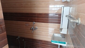 Bathroom in 2 BHK Apartment at Alinagar – for Rent