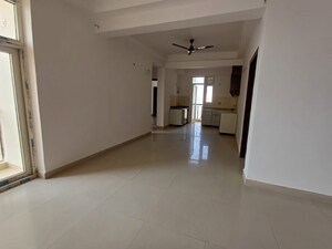 4 BHK Apartment For Sale in Mahagun Moderne, Sector 78