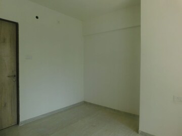 Room in 1 BHK Apartment at Raunak Bliss, Ghodbunder Road – for Rent
