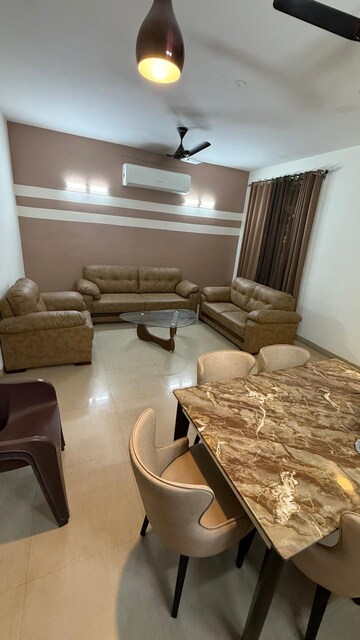 2 BHK Apartment For Rent in Emaar Emerald Estate, Sector 65