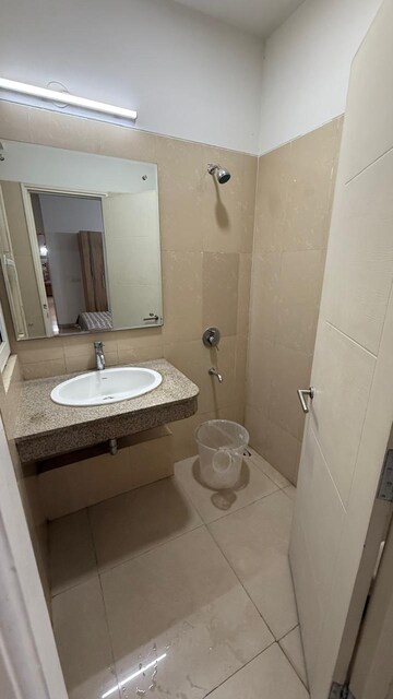 Room in 3 BHK Apartment at Emaar Emerald Estate, Sector 65 – for Rent