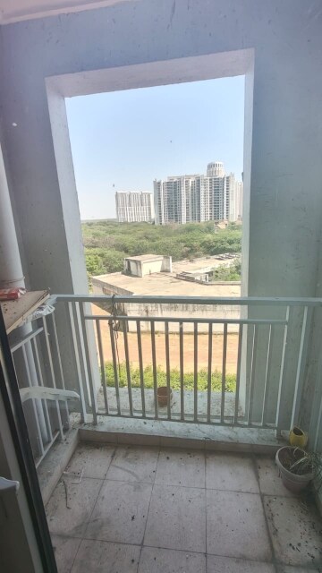  4 BHK Apartment at DLF The Belaire, Sector 54 – for Rent