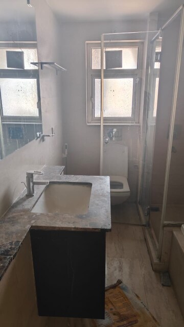  4 BHK Apartment at DLF The Belaire, Sector 54 – for Rent