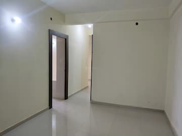 Room in 2 BHK Apartment at Pyramid Elite, Sector 86 – for Rent