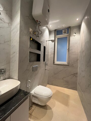 Attached Bathroom in 3 BHK Builder Floor at Sushant Vyapaar Kendra, Sector 43 – for Rent
