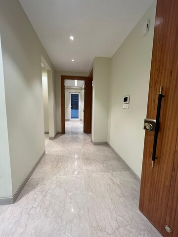 Living Room in 3 BHK Builder Floor at Sushant Vyapaar Kendra, Sector 43 – for Rent