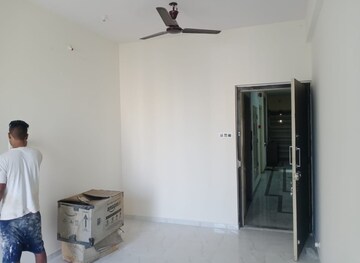 Room in 1 BHK Apartment at Runwal Eirene, Balkum Pada – for Rent