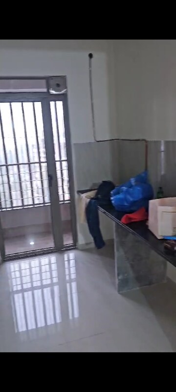 Kitchen in 2 BHK Apartment at Kalpataru Paramount, Kapur Bawdi – for Rent
