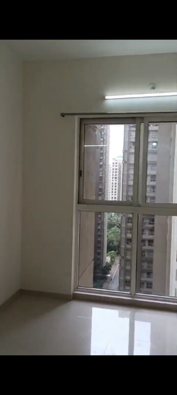 2 BHK Apartment For Rent in Lodha Amara, Kolshet Road