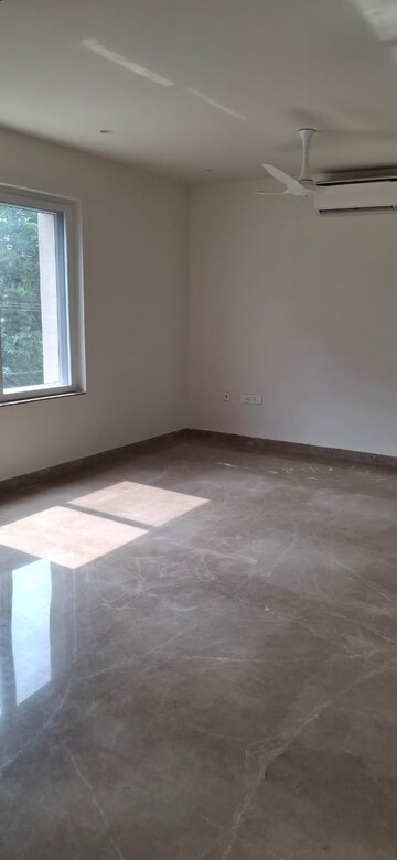 Room in 4 BHK Apartment at Trendset GMR, Banjara Hills – for Rent