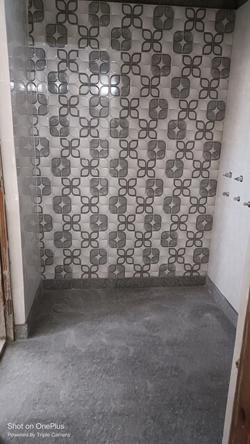  2 BHK Builder Floor at Ashoka Enclave 3, Sector 35 – for Sale