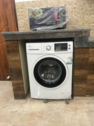  1 BHK Builder Floor at Sector 27 – for Rent