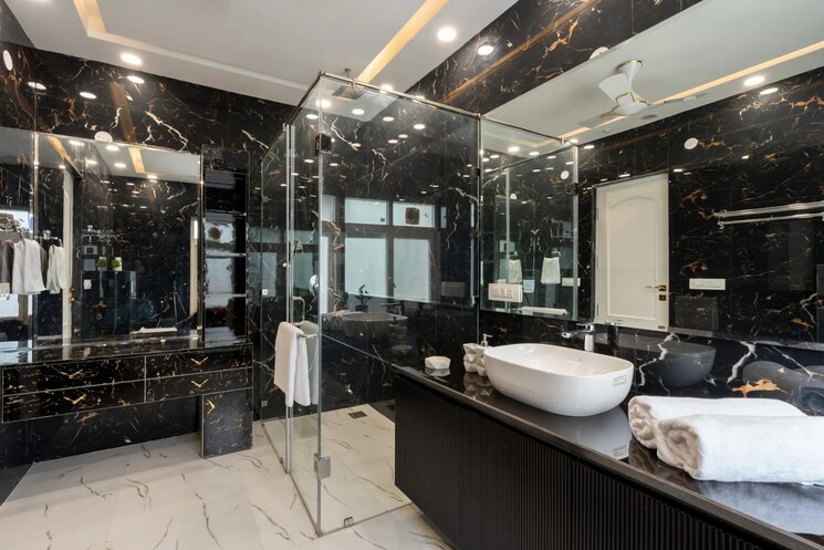 Attached Bathroom, dlf-royale-residences 6 Bedroom 502 Sq.Yd. Villa In Dlf Phase I Gurgaon 8502814