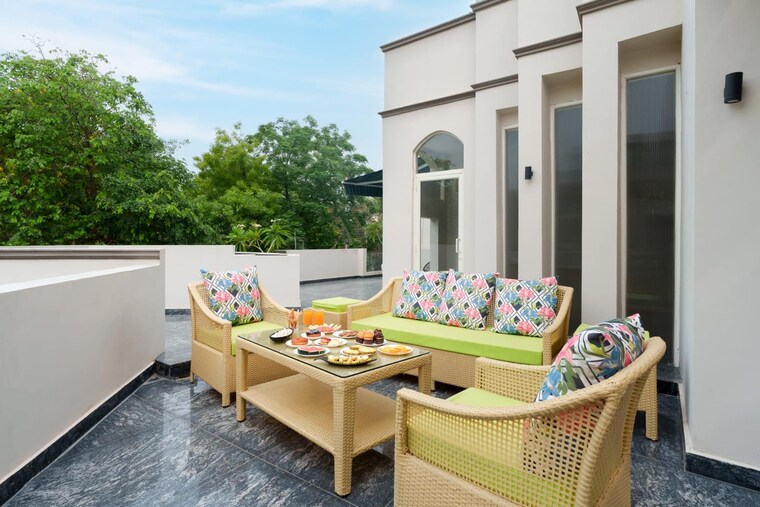 Balcony, dlf-royale-residences 6 Bedroom 502 Sq.Yd. Villa In Dlf Phase I Gurgaon 8502814