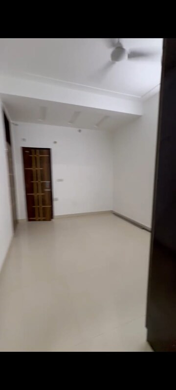 Room in 3 BHK Builder Floor at Malviya Nagar – for Rent