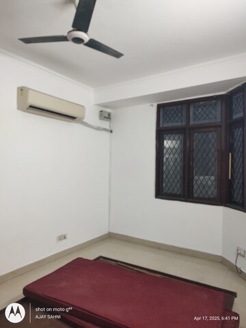 Room in 2 BHK Builder Floor at Mehrauli – for Rent