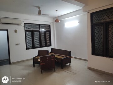 Room in 2 BHK Builder Floor at Mehrauli – for Rent