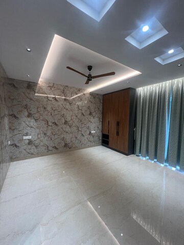 Master Bedroom in 4 BHK Apartment at Niharika Skyline, Khajaguda – for Rent