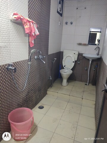 Attached Bathroom in 1 BHK Builder Floor at Mehrauli – for Rent